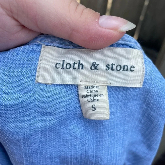 CLOTH & STONE LONG SLEEVE CHAMBRAY ROMPER - Picture 4 of 5